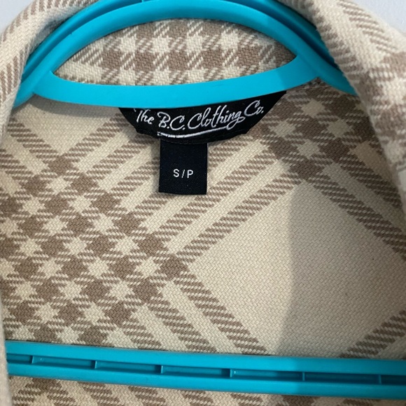 Cream plaid Shacket - Picture 2 of 2